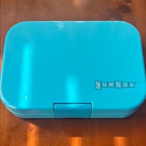 Yumbox Aqua Blue Lunchbox